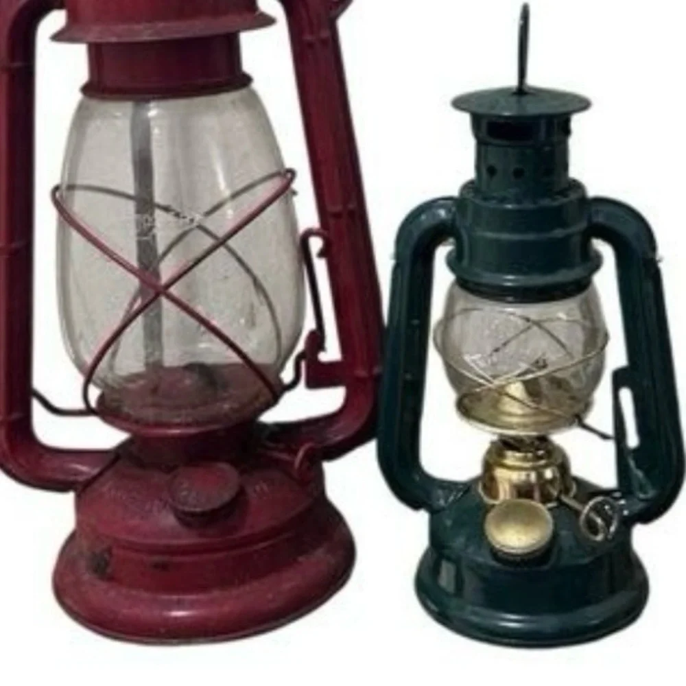 Lot of 2 Vtg Jupiter Hurricane Kerosene Globe Lamp Lantern Set Medium Red Green
